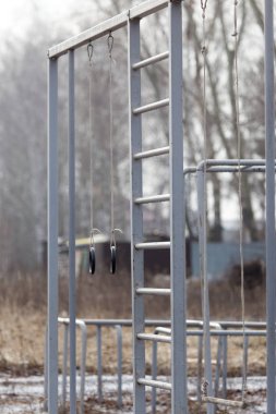 Kışın beden eğitimi için oyun alanı