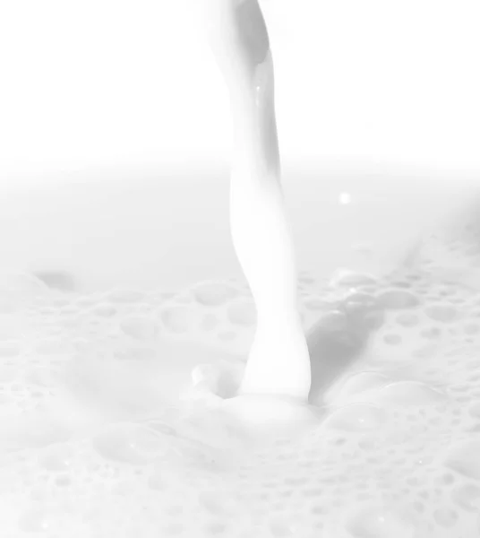 Красивый фон из белого молока — стоковое фото