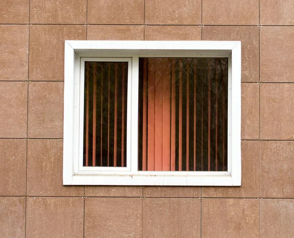 作为背景的建筑物中的一个窗口 — 图库照片