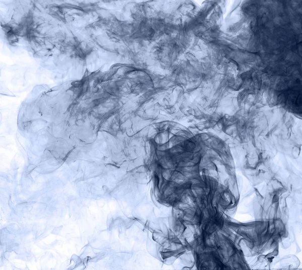 Μπλε καπνός σε λευκό φόντο. αναστροφή — Φωτογραφία Αρχείου
