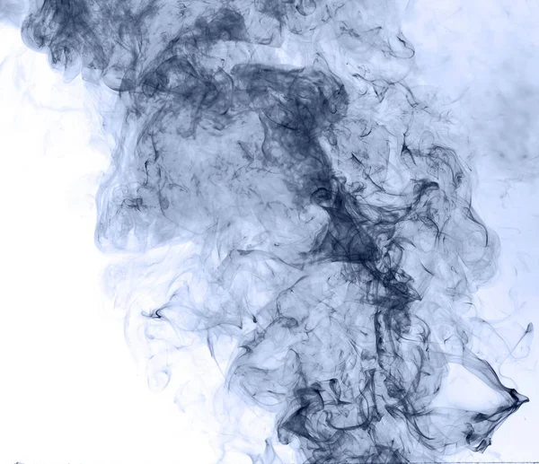 एक सफेद पृष्ठभूमि पर नीला धुआं। व्युत्क्रम — स्टॉक फ़ोटो, इमेज