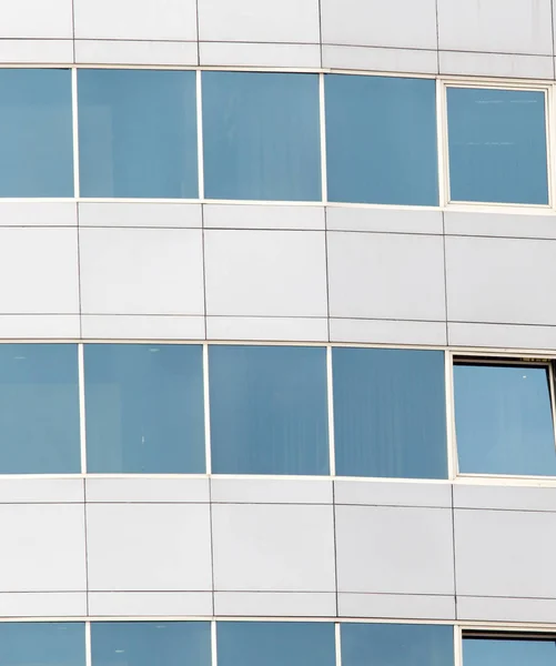 Wolkenkrabber windows als achtergrond. textuur — Stockfoto