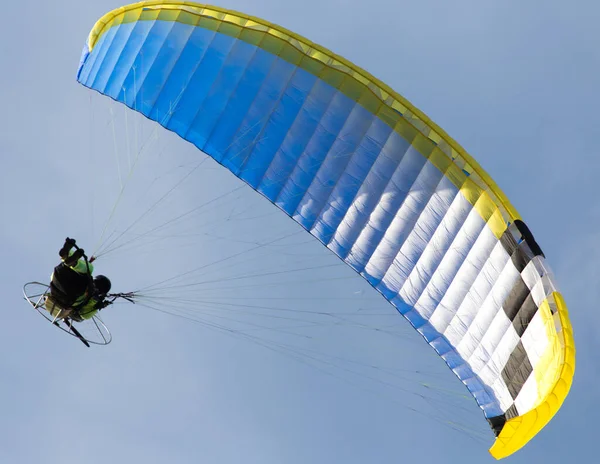 Paraquedas Voar Céu Parque Natureza — Fotografia de Stock