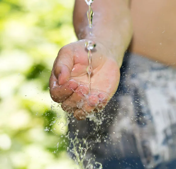 Main Dans Eau Dans Nature Dans Parc Dans Nature — Photo