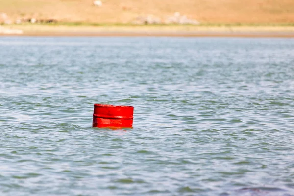 Tambour Rouge Dans Lac Dans Parc Dans Nature — Photo