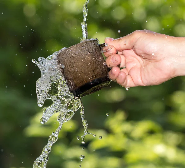 Copo Sua Mão Spray Água — Fotografia de Stock