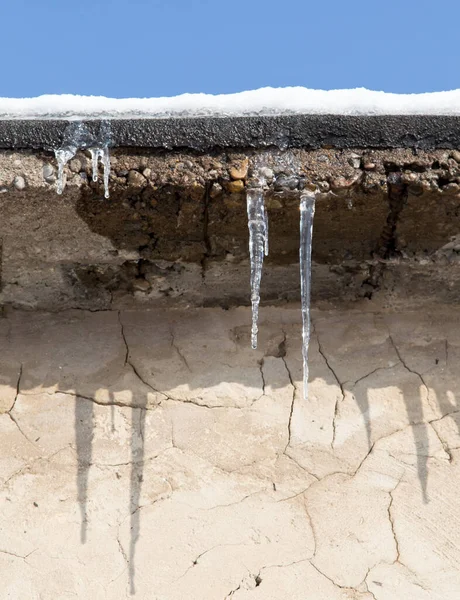 Icicles Roof House Winter — Stock Photo, Image