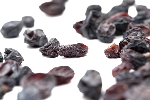 Black Raisins White Background Macro — Stock Photo, Image