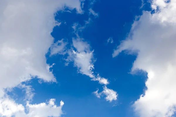 Nuvole Nel Cielo Blu Nel Parco Nella Natura — Foto Stock
