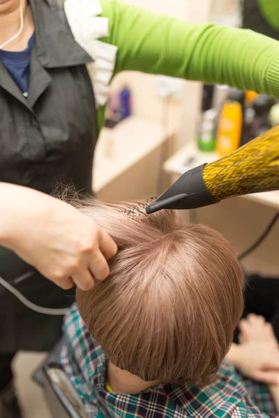 Peluquería Seca Secador Pelo Cabello Rubio —  Fotos de Stock