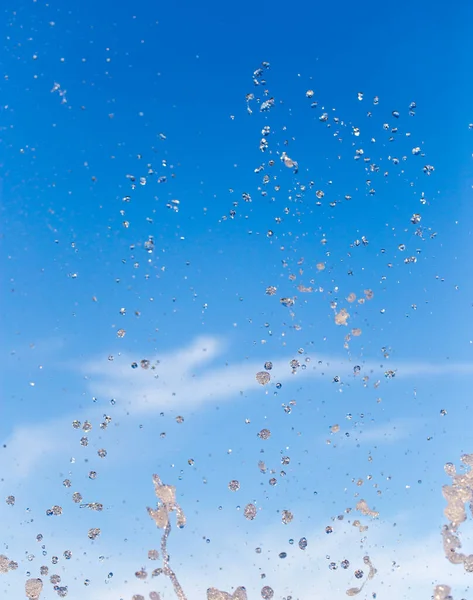 Water Splashing Fountain Background Blue Sky — Stock Photo, Image