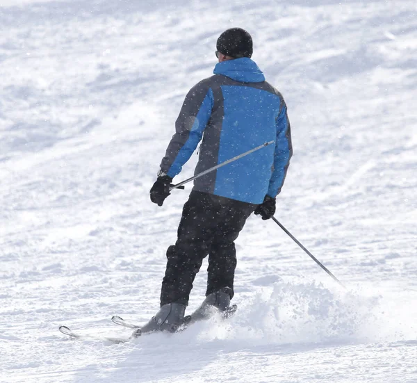 Personas Esquiando Nieve Invierno — Foto de Stock