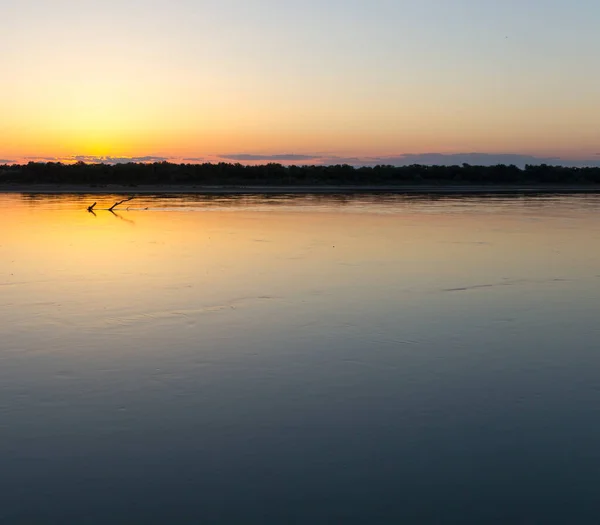 Una Hermosa Puesta Sol Río Parque Naturaleza — Foto de Stock