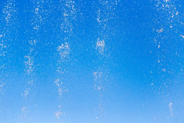 Éclaboussures Eau Fontaine Dans Fond Ciel Bleu — Photo