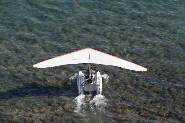 Avión Despega Superficie Del Agua —  Fotos de Stock