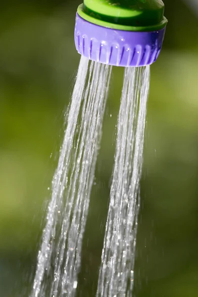 Spatten Water Uit Slang Natuur — Stockfoto