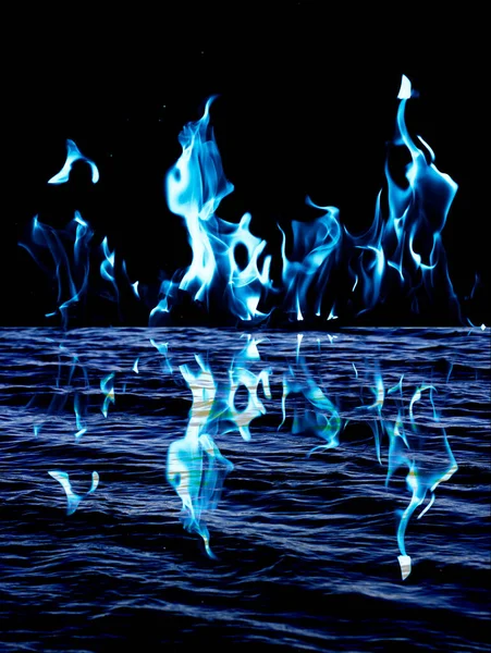 Fuego Llama Azul Con Reflejo Agua —  Fotos de Stock