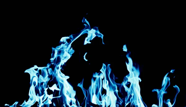 黑色背景下蓝色火焰火的抽象背景 — 图库照片