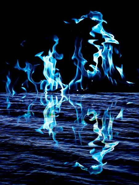 Fuego Llama Azul Con Reflejo Agua — Foto de Stock