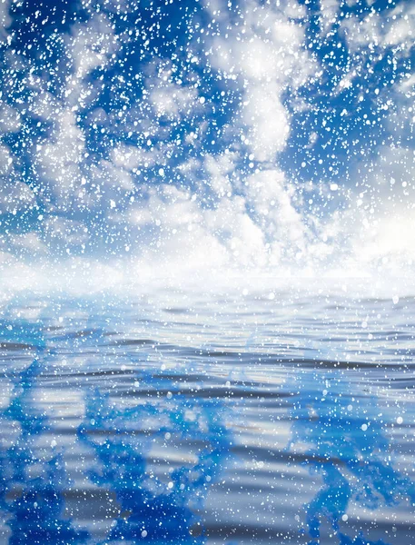 Nevando Mar Com Lindo Céu Fundo Bonito — Fotografia de Stock