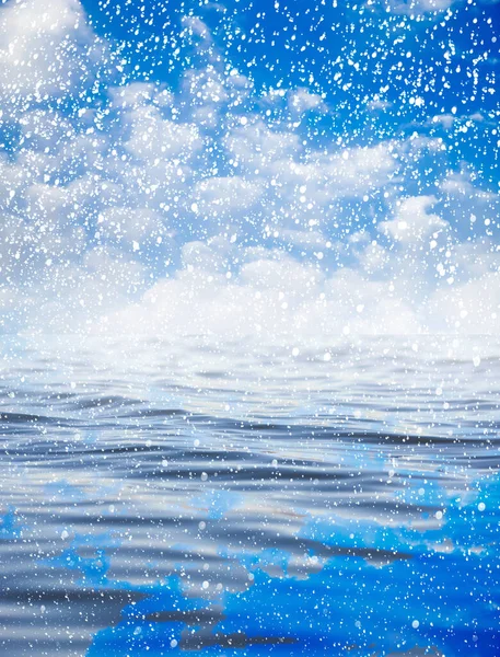 Nevando Mar Com Lindo Céu Fundo Bonito — Fotografia de Stock