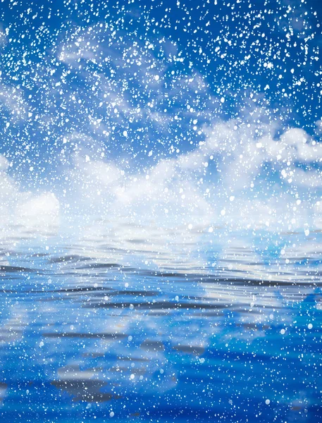 Nevando Mar Com Lindo Céu Fundo Bonito — Fotografia de Stock
