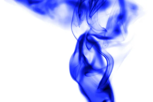 白い背景に青い煙 抽象的な質感の写真 — ストック写真