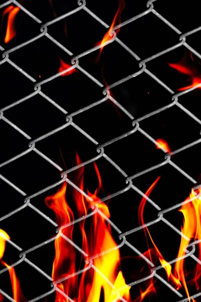 Feuer Einem Metallgitter Foto Einer Abstrakten Textur — Stockfoto