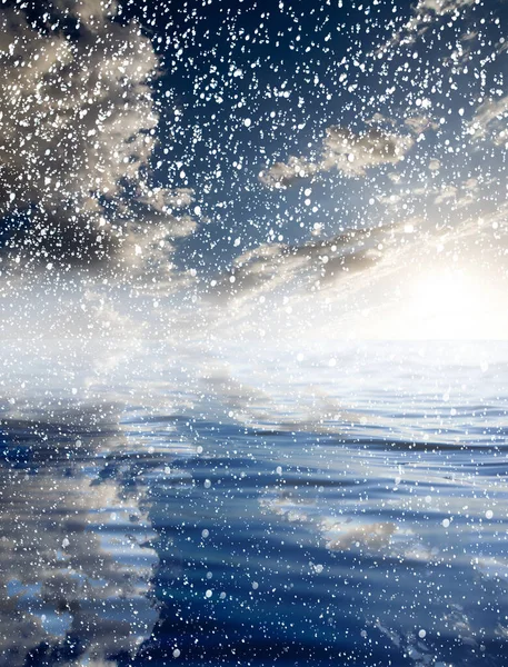 Nevicando Mare Con Bel Cielo Bellissimo Sfondo — Foto Stock