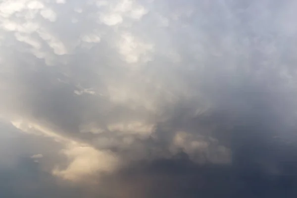 Beau Ciel Avec Nuages Dans Soirée — Photo