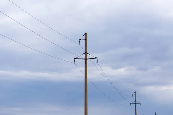 Elektrické Tyče Proti Obloze Mraky — Stock fotografie