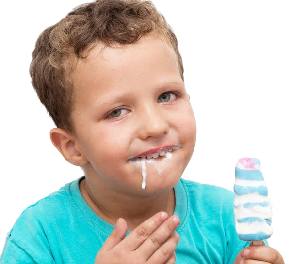 Menino Comendo Sorvete Fundo Branco — Fotografia de Stock