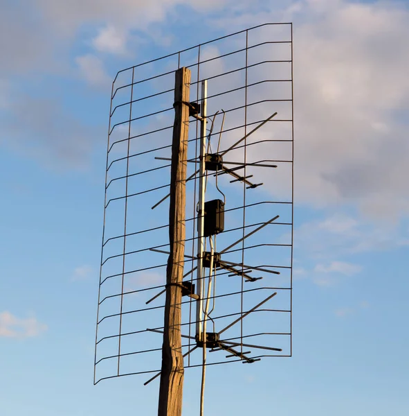 Antenna Ellen Naplementekor Parkban Természetben — Stock Fotó