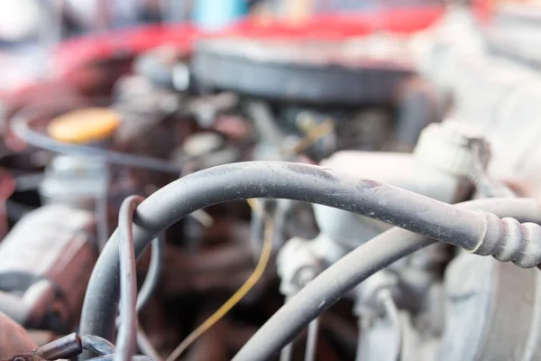 Motor Mangueras Bajo Capó Del Coche —  Fotos de Stock