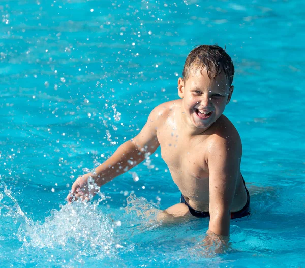 Boy Swims Splash Water Park — Stock Photo, Image