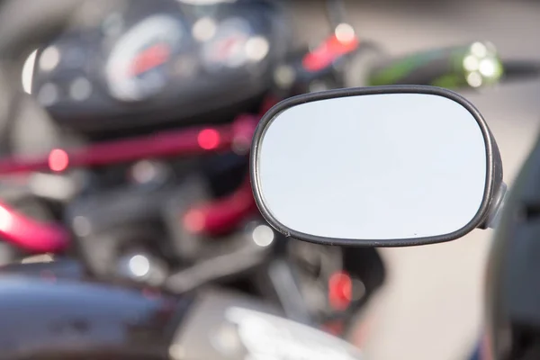 Belo Detalhe Motocicleta Espelho Parque Natureza — Fotografia de Stock