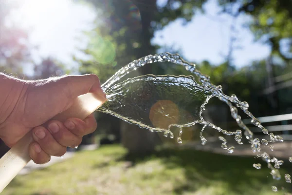 Вода Шланга Открытом Воздухе Парке Природе — стоковое фото