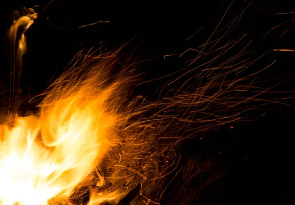 Fuego Con Chispas Sobre Fondo Negro — Foto de Stock