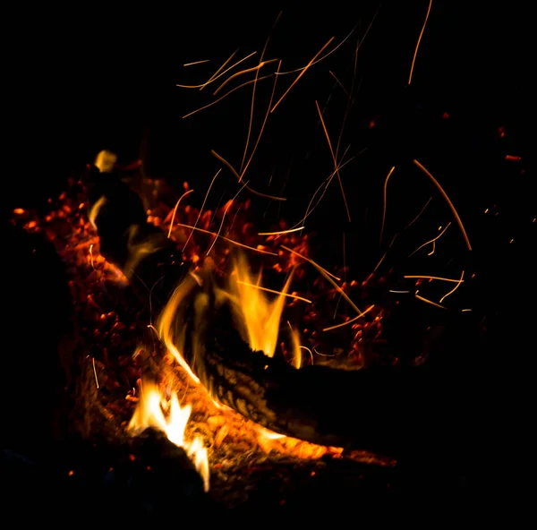 Fuego Con Chispas Sobre Fondo Negro — Foto de Stock