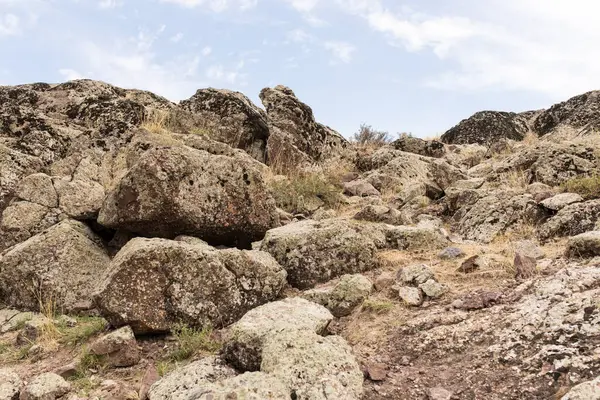 Πέτρες Στα Βουνά Στο Πάρκο Στη Φύση — Φωτογραφία Αρχείου