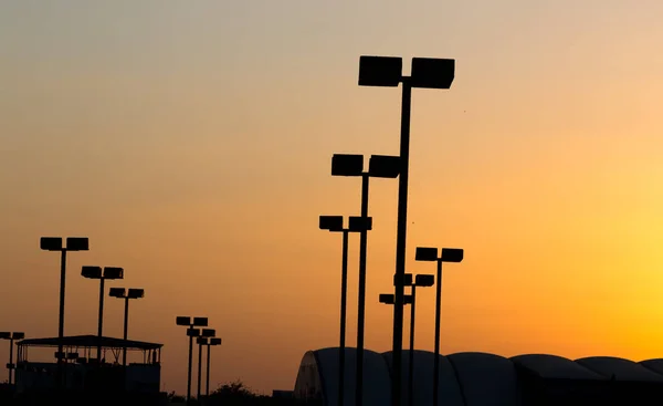 Lichtmasten Bei Sonnenuntergang Park Der Natur — Stockfoto