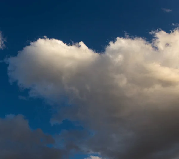 Awan Langit Biru Taman Alam — Stok Foto