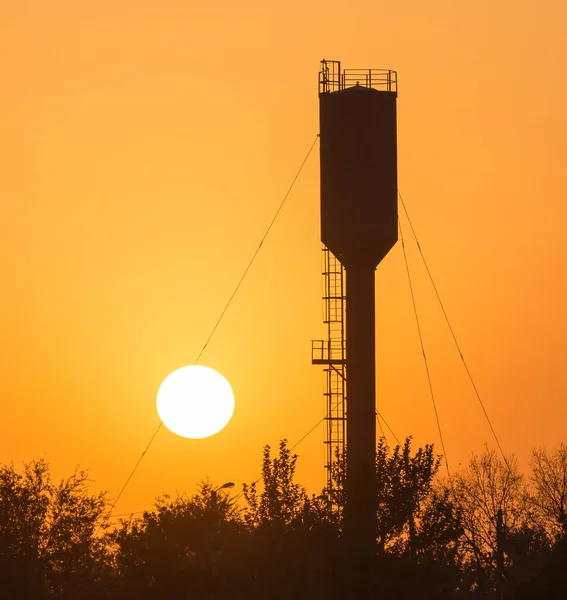 Grande Tanque Pôr Sol Parque Natureza — Fotografia de Stock