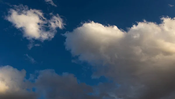 Awan Langit Biru Taman Alam — Stok Foto