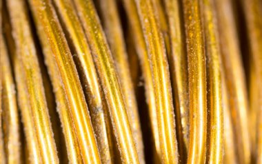 Arka plan olarak bakır kablo. Soyut bir dokunun fotoğrafı