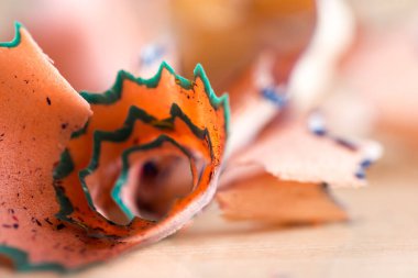 Bir kalemin enkazı. Makro. Fotoğraflar stüdyoda.