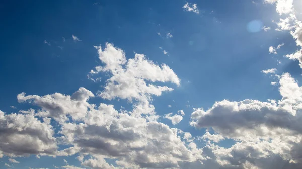 Moln Den Blå Himlen Parken Naturen — Stockfoto