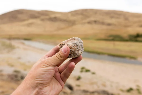 Piedra Mano Sobre Naturaleza Parque Naturaleza — Foto de Stock