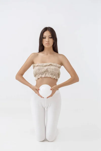 Mujer del yoga meditando. Concepto Chakra —  Fotos de Stock