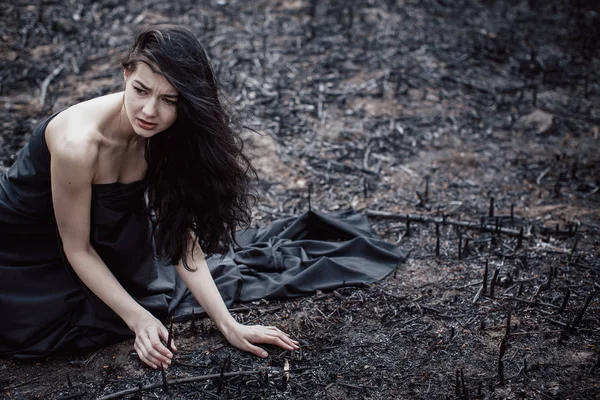 Les gens et la nature mourante. Concept d'écologie — Photo